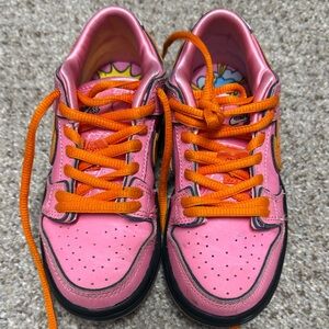 Nike Kids Sneakers in Pink and Orange